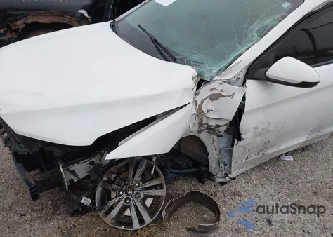 2017 Hyundai Elantra Se z USA, uszkodzony, nr VIN 5NPD84LF6HH105383